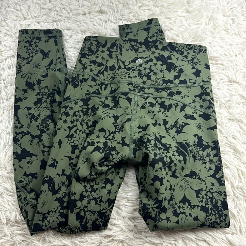 Lululemon In Movement 7/8 Tight *Everlux 25